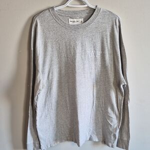 Abercrombie & Fitch Light Gray Long Sleeve Tee